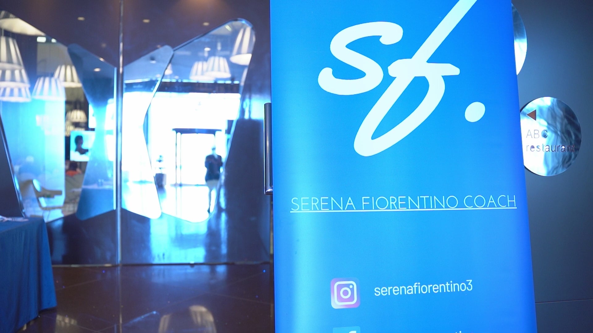 Carica il video: 