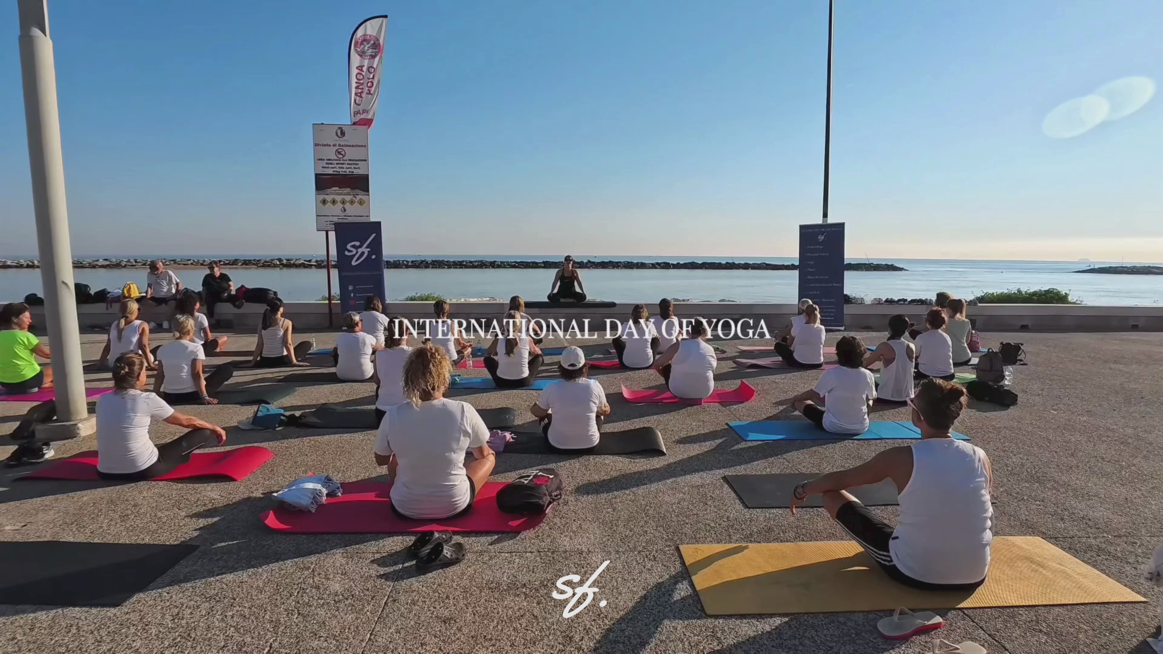 Carica il video: 
